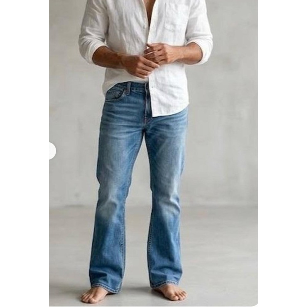 American Eagle Men's Size 33x30 Original Bootcut Jean Medium Wash Stretch Cotton